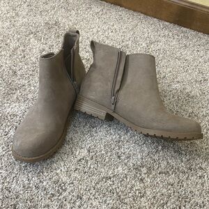 Women's Tan Ankle Boots